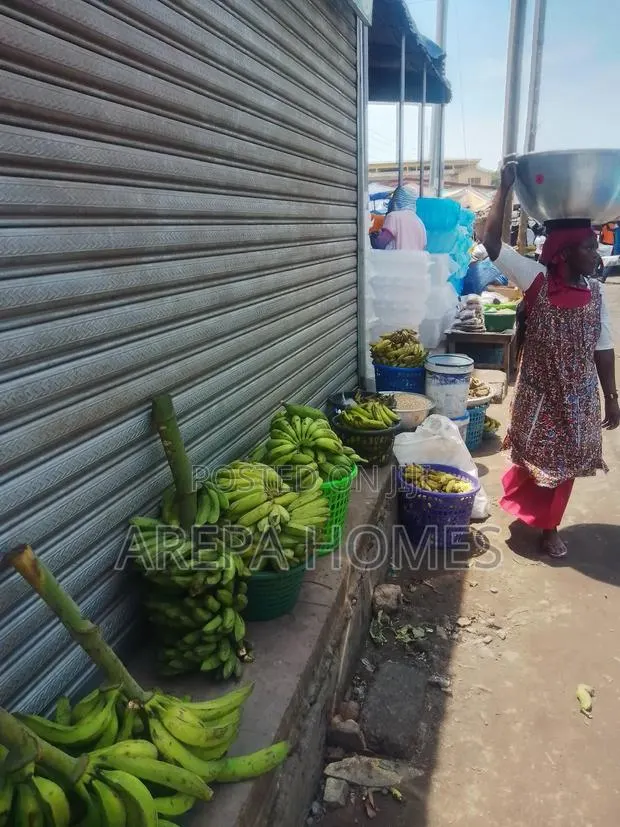 Prime Area Shop for Rent in Madina Market · Photo 1