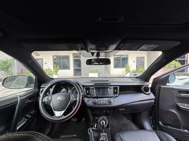 Toyota RAV4 SE AWD (2.5L 4cyl 6A) 2016 Gray · Photo 1