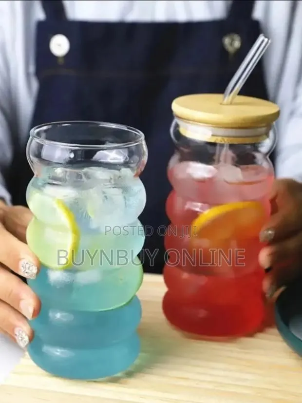 450ml Ribbed Glass Cup With Straw and Lid · Photo 1