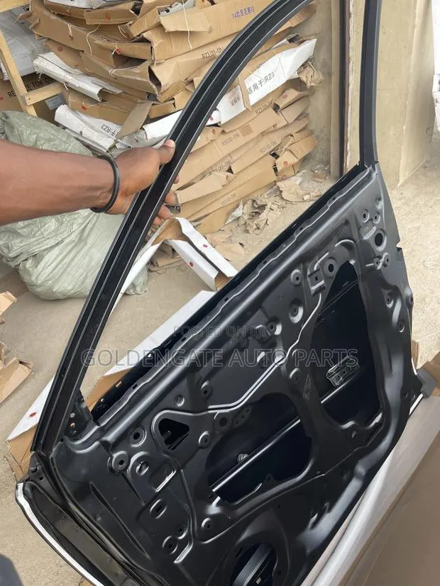 Honda CR-v 23 Front Door · Photo 1