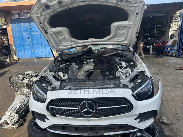 Benz C300, E300 and All Kinds of Benz Fender Liner and Engine Covers · Photo 1