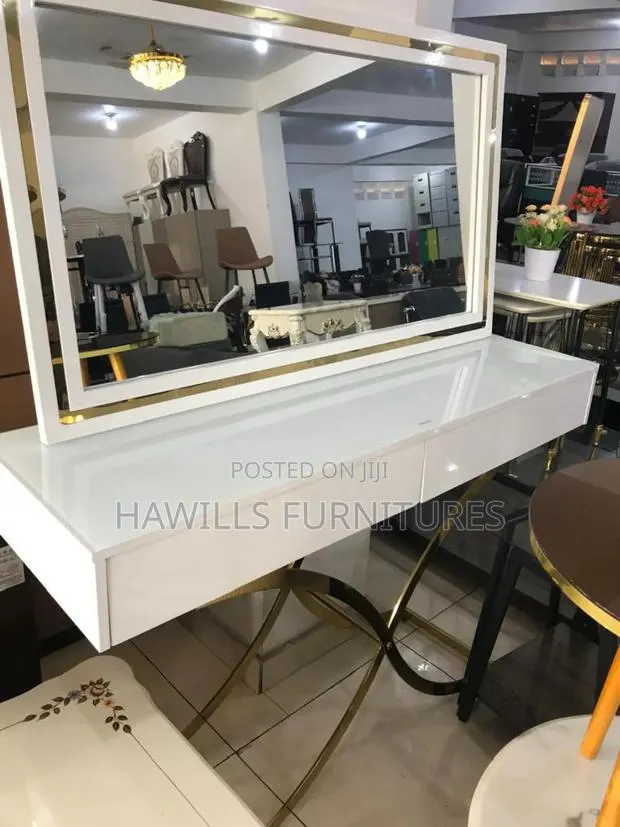 Console Table · Photo 1