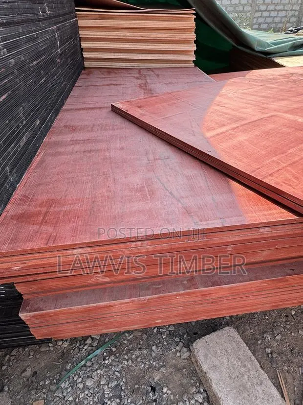 3 Star Marine Plywood / Red // Decking Board · Photo 1