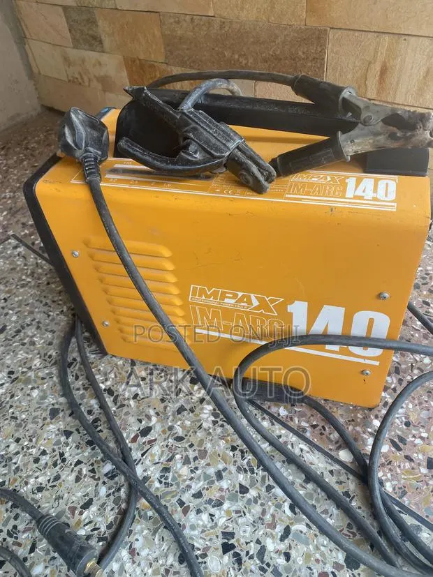 Impax IM-ARC140A Arc Car Charger Battery 240V · Photo 1