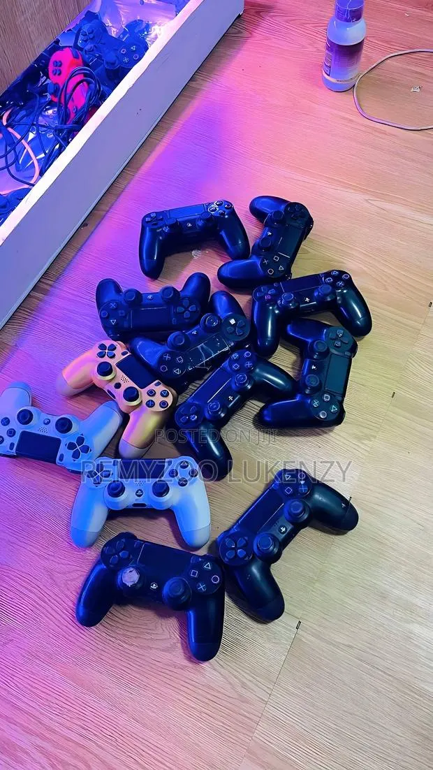 Original Ps4 Controllers · Photo 1