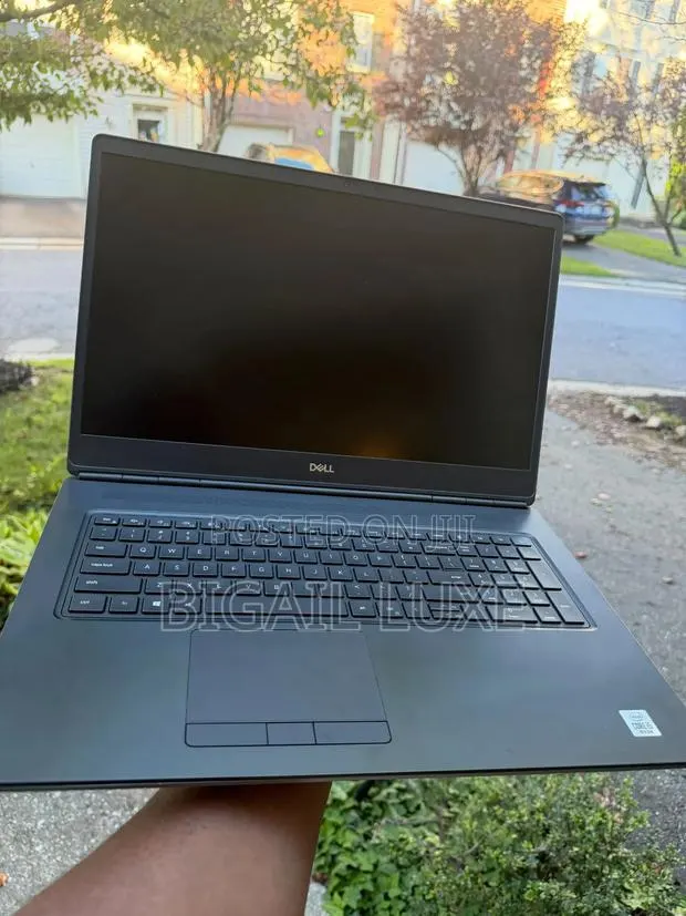 Laptop Dell Precision 7550 32GB Intel Core i5 SSD 512GB · Photo 1