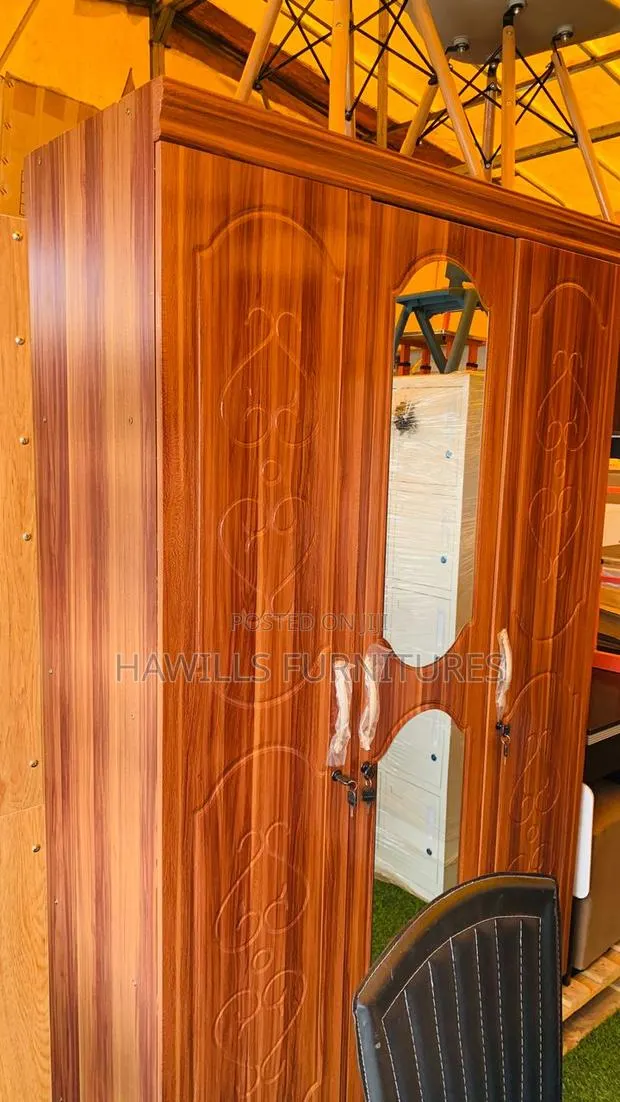 Brown Wardrobe With Mirror And Drawer · Photo 1