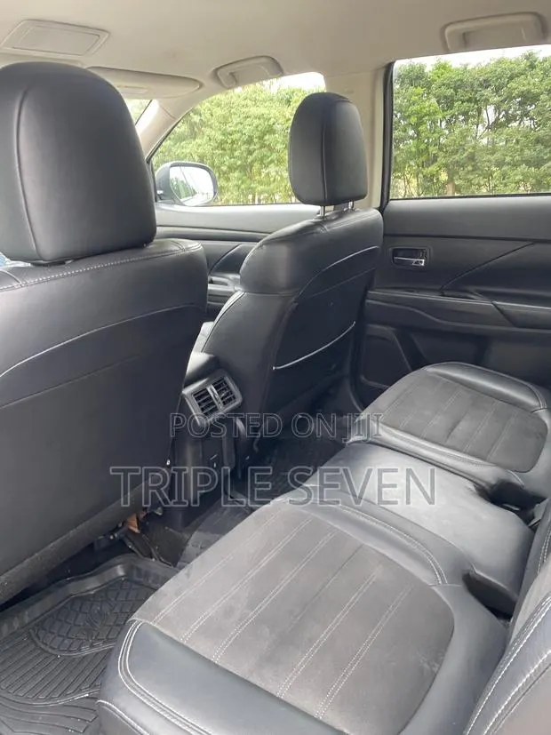 Mitsubishi Outlander SE S-AWC 2020 Silver · Photo 1