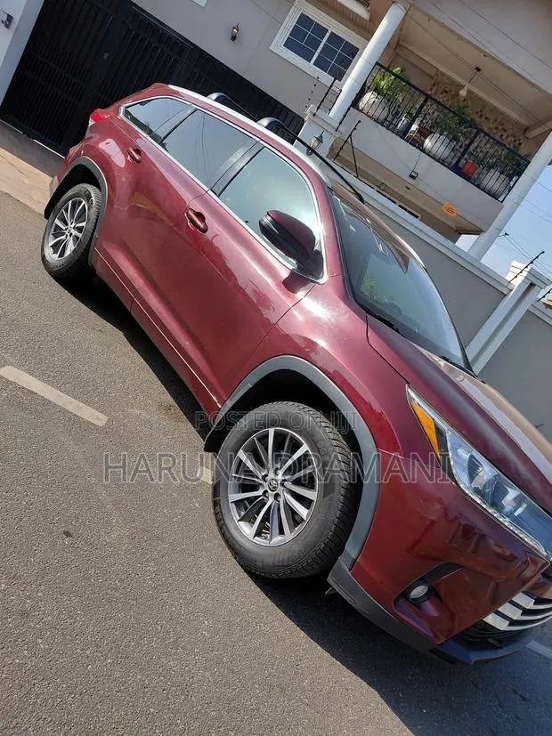 Toyota Highlander Hybrid XLE (3.5L 6cyl) 2017