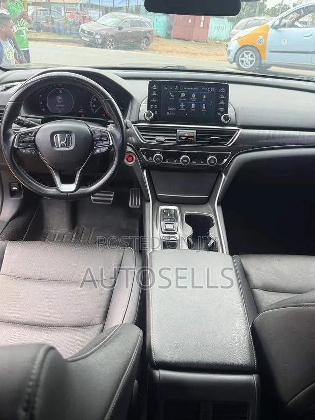 Honda Accord Sport (2.0L 4cyl Turbo 10A) 2019 Black · Photo 1