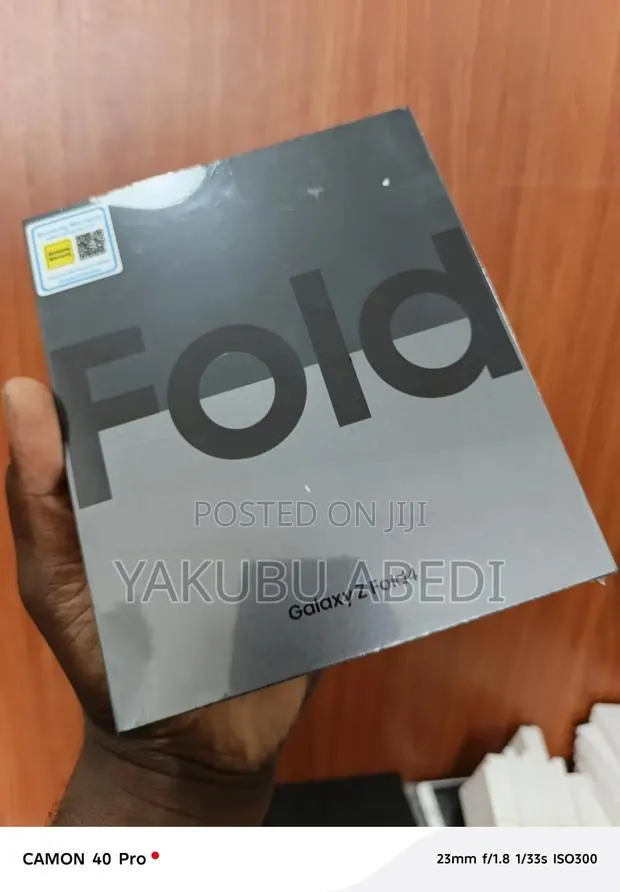 New Samsung Galaxy Z Fold4 512 GB Black · Photo 1