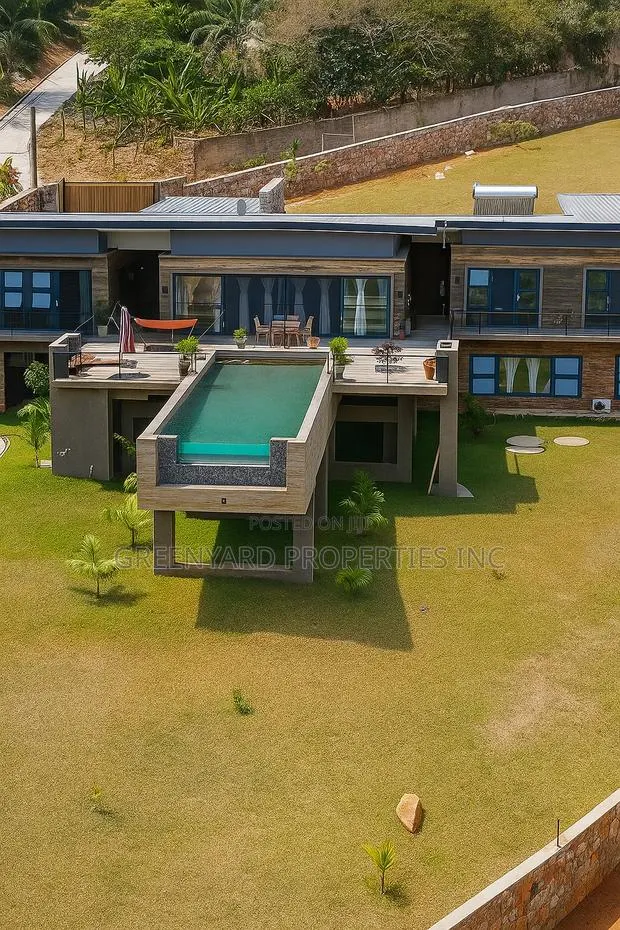 Furnished 8bdrm Mansion in Mountains, Aburi for sale · Photo 1