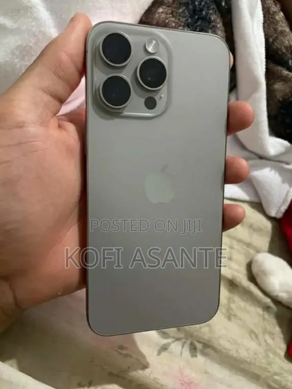 Apple iPhone 15 Pro Max 256 GB Blue · Photo 1