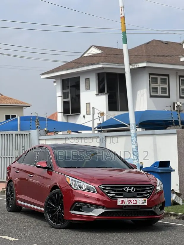 Hyundai Sonata Sport 2.0T Sedan FWD (2.0L 4cyl 6A) 2017 Red · Photo 1