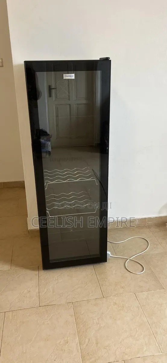 Nasco Display Fridge 200L · Photo 1