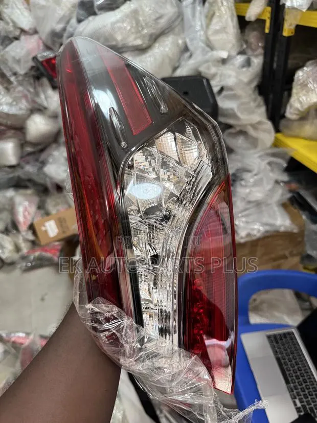 Toyota Camry LED Taillight 2018 2019 2020 2021 2022 2023 · Photo 1