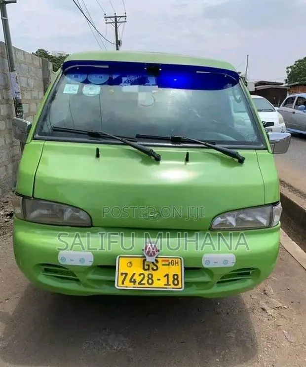 Hyundai H-100 2002 Green · Photo 1