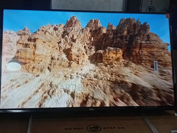 TCL 32-Inch Smart Tv With Advanced Qled Display Technology · Photo 1