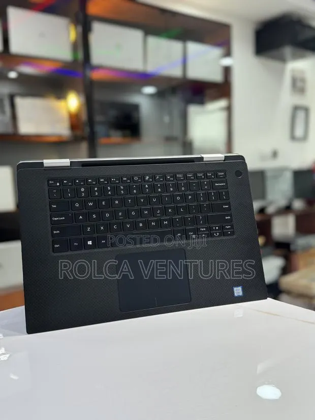 Laptop Dell XPS 15 9575 2-in-1 8GB Intel Core i5 SSD 512GB · Photo 1