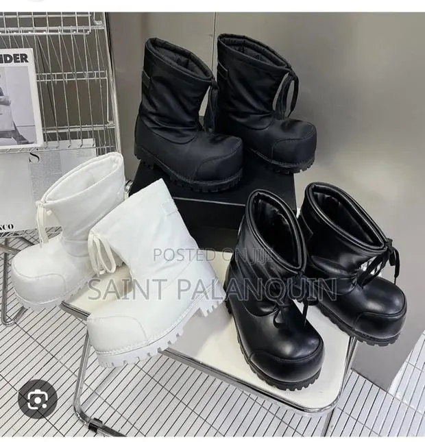 White Balenciaga Alaska Low Boots an Exaggerated Chunky Platform · Photo 1