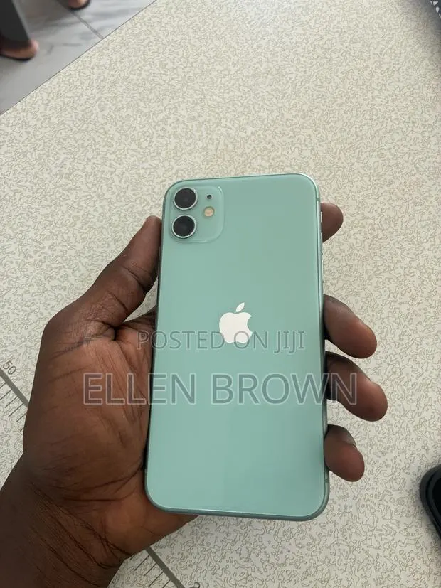 Apple iPhone 11 128 GB Green · Photo 1