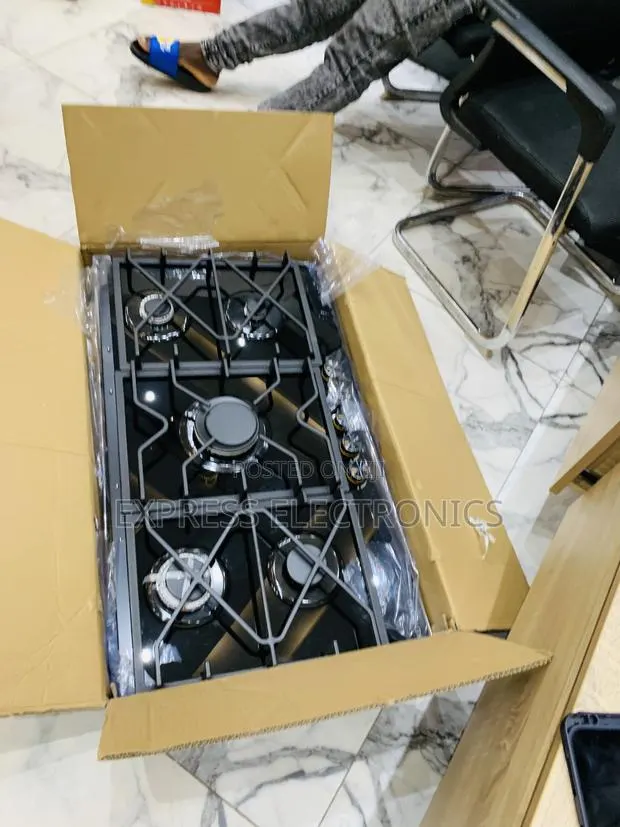 Spectacular Performance Built in Kenwood 90cm 5burner Gas Cooker · Photo 1