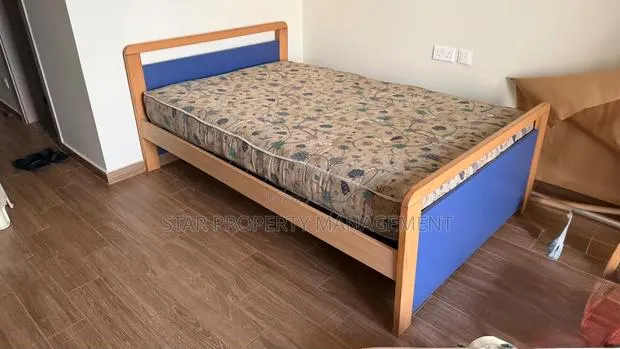 Single Bed · Photo 1