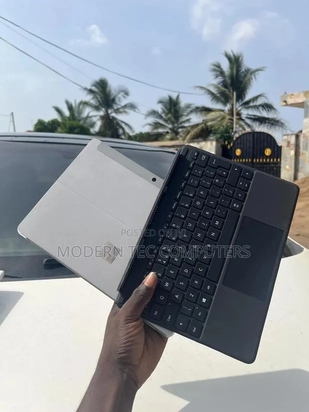 Laptop Microsoft Surface Go 2 8GB Intel Core i3 SSD 128GB · Photo 1