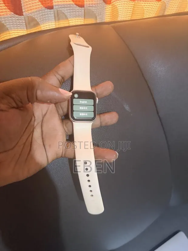 Apple Watch Series 5 41mm · Photo 1
