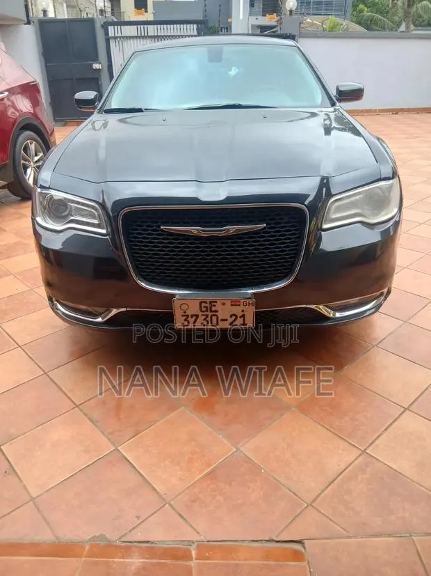 Chrysler 300C Base RWD 2016 Black · Photo 1