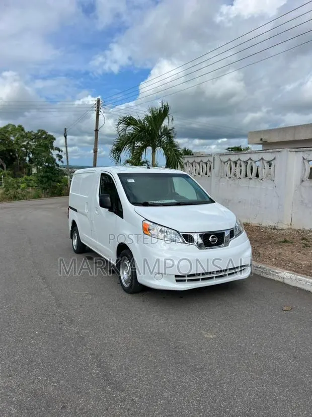Nissan NV200 2014 White · Photo 1