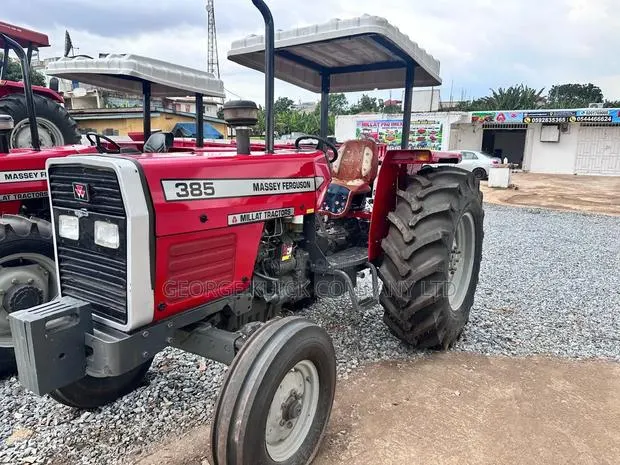 Tractor Massey Ferguson · Photo 1
