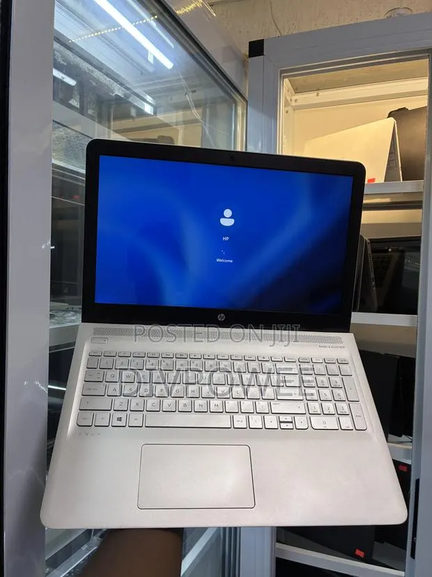 Laptop HP Envy 15 8GB Intel Core i5 SSD 256GB · Photo 1