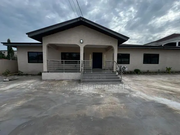 5bdrm Bungalow in Ab Richie Properties, Tseaddo for rent · Photo 1