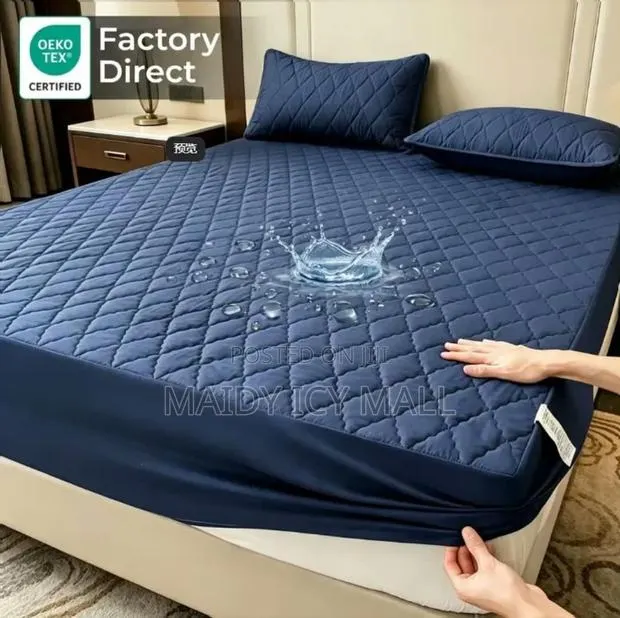 Waterproof Bed Cover · Photo 1