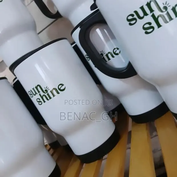 White Travel Mug With Printing as Souvenirs · Photo 1