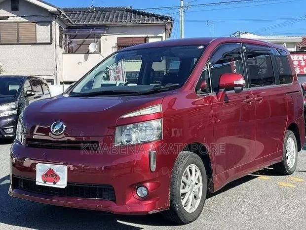 Toyota Voxy X L Edition 2WD 8-Seater 2013 Red · Photo 1