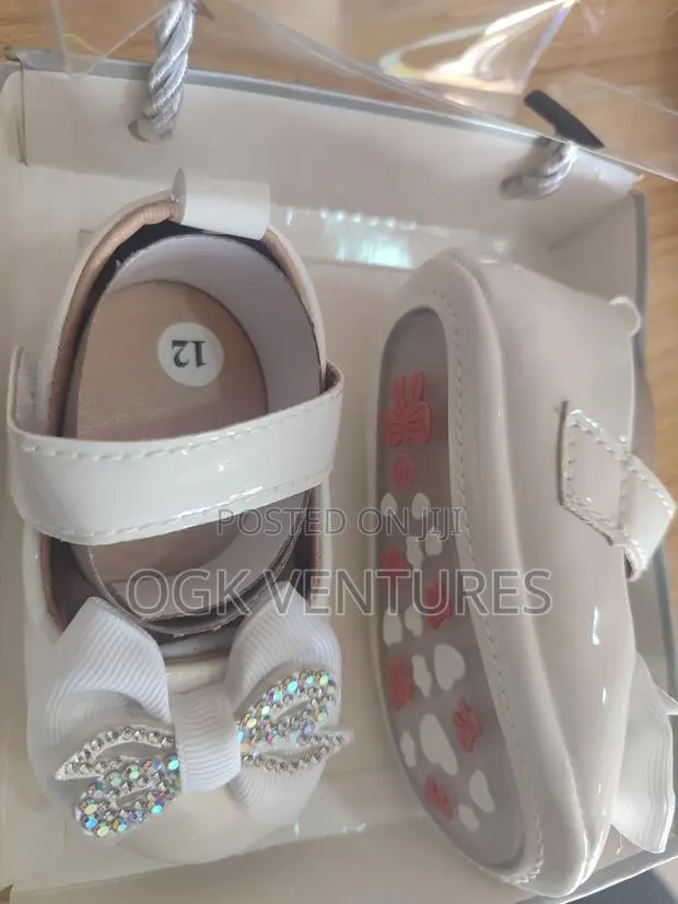 Baby Girls Shoe · Photo 1
