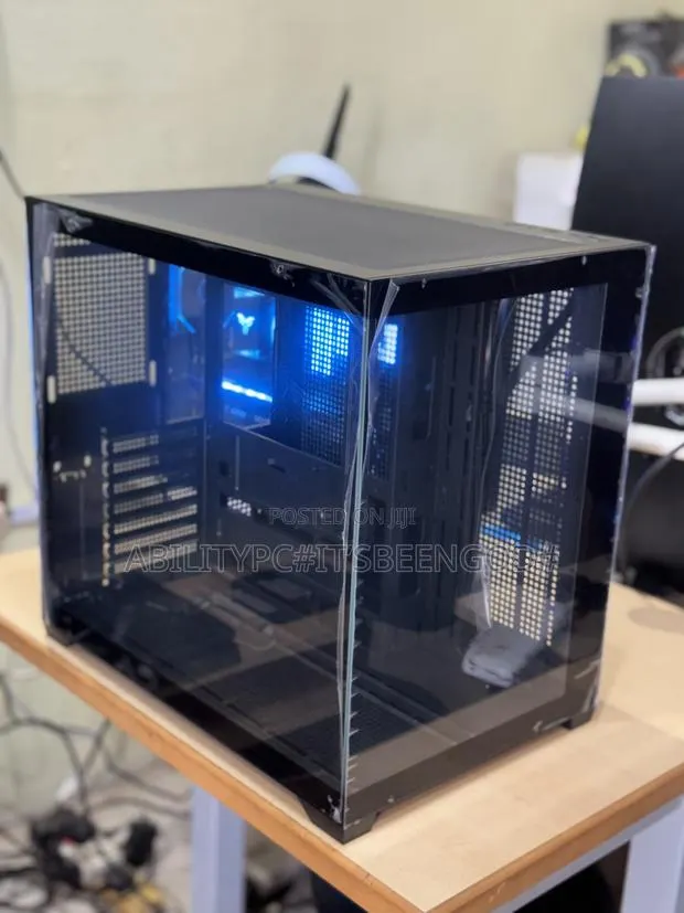 Snowman Tempered Glass Gaming Case · Photo 1