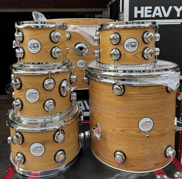 DW Drums 7 Set Professional Drums · Photo 1