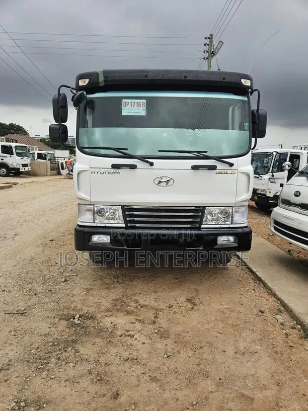 Hyundai 5-Ton Gold · Photo 1