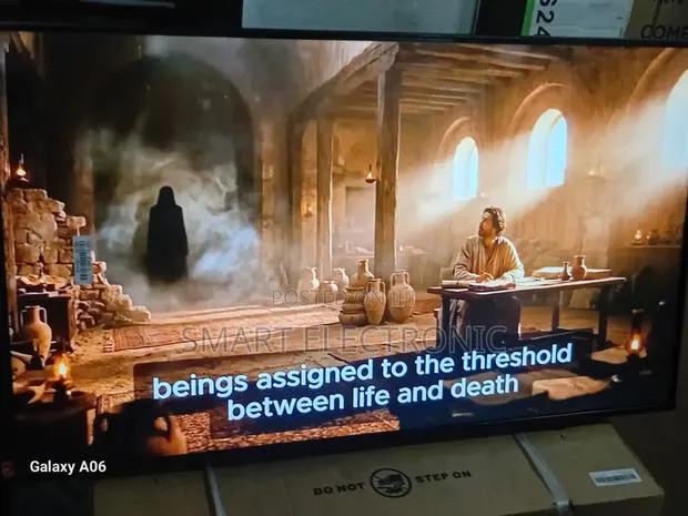 Samsung 43-Inch Smart Television With Modern Design · Photo 1