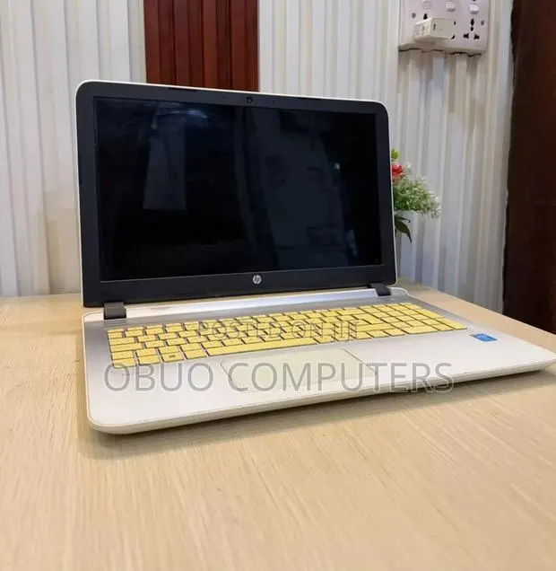Laptop HP 15-da2933nia 8GB Intel SSD 128GB · Photo 1