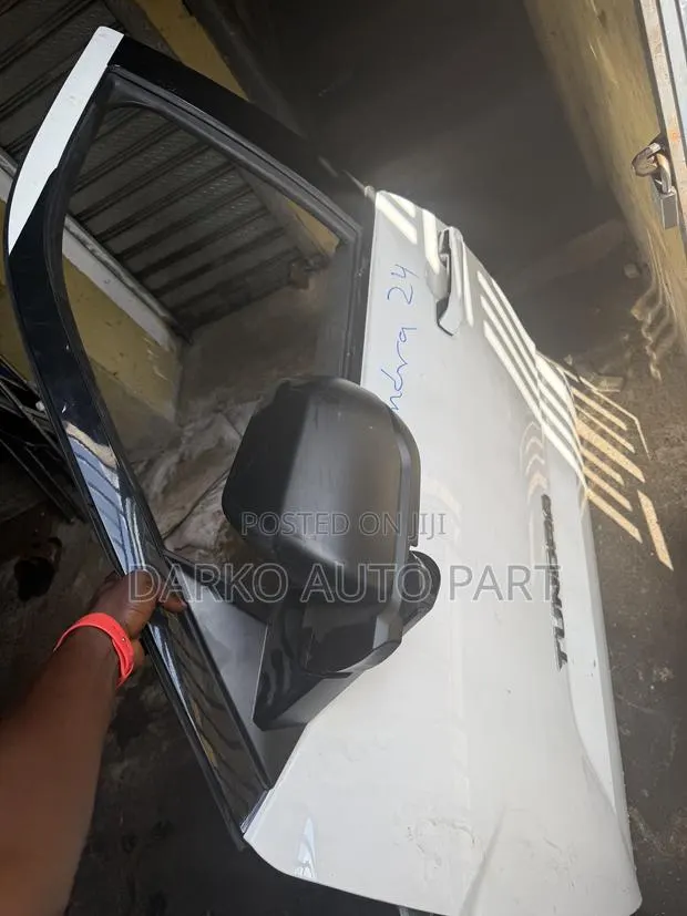 Toyota Tundra 2022-2024 Door Front Left Available Now · Photo 1