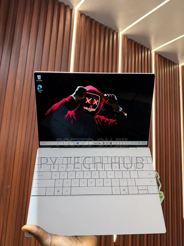 Laptop Dell XPS 13 16GB Intel Core i7 SSD 1T · Photo 1