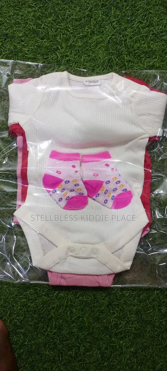 3pcs Baby Bodysuits Dress · Photo 1