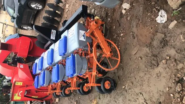 4 Rows Seed Planter · Photo 2