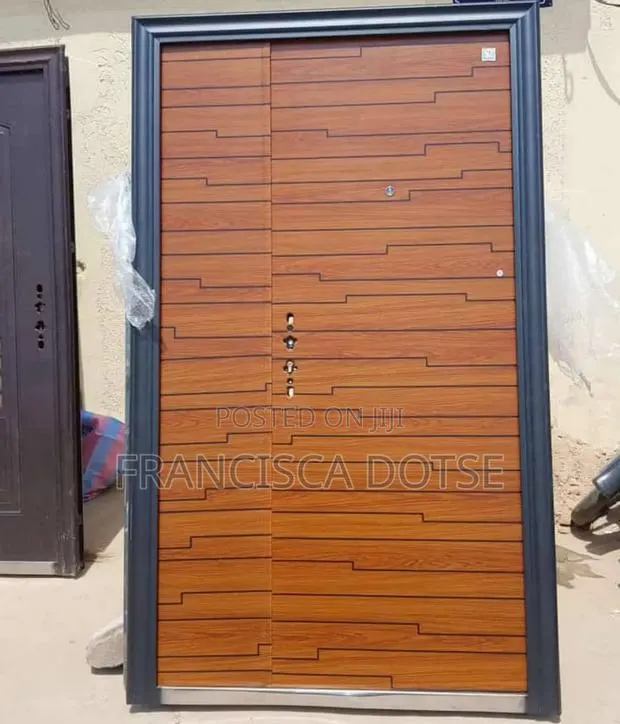 Smooth Standard Security One and Half Door · Photo 1