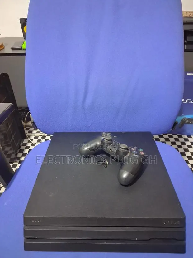 Playstation 4 Pro · Photo 1