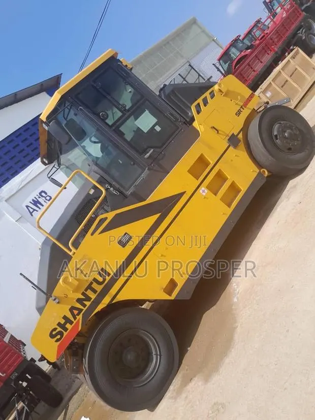 Cranes, Concrete Mixers, Dump Trucks, Flat Body, Water Tankers · Photo 1